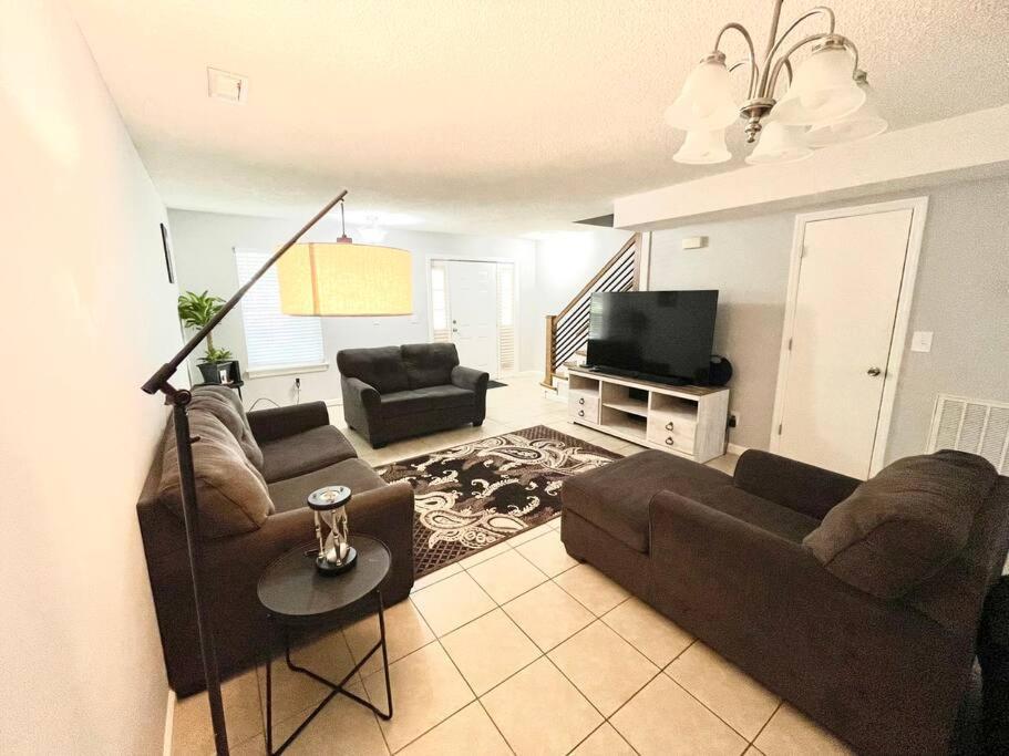 Lovely 2-Bedroom Condo W/Balcony And Free Parking Nashville Luaran gambar