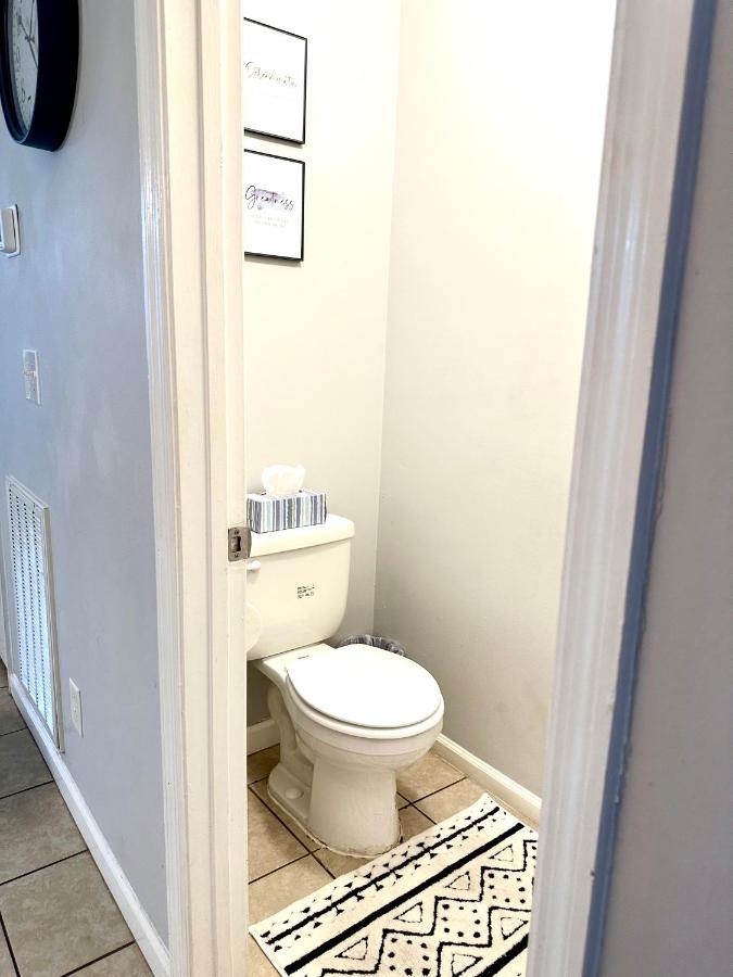Lovely 2-Bedroom Condo W/Balcony And Free Parking Nashville Luaran gambar