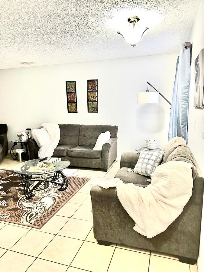 Lovely 2-Bedroom Condo W/Balcony And Free Parking Nashville Luaran gambar